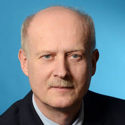 Dr. Claus Peinemann