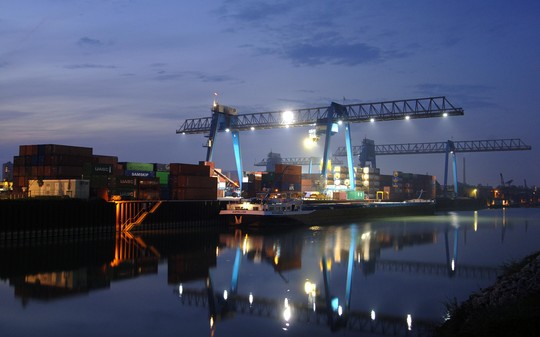 Hafen Ludwigshafen bei Nacht | © Rhein-Neckar