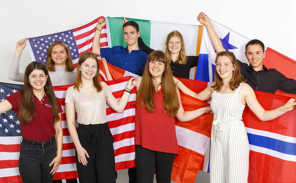 v.l.n.r. Fiona Hülsenbeck, Alina Hobert, Angela Dittes, Daniel Rodriguez Perez, Lina Hoffmann, Anna Eisenberg, Liv de Bruyn, Simon Mai (nicht mit im Bild: Merle Hauser). | © MRN GmbH