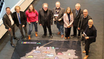 Kulturregion Rhein-Neckar - Ausblick CMT-Auftritt 2020: (v.l.n.r.) René Zechlin, Alexander Schubert, Kerstin Grübmeyer, Thomas Metz, Alfried Wieczorek, Barbara Gilsdorf, Hartwig Lüdtke, Sascha Kaiser, Robert Montoto | © Wilhelm-Hack-Museum Kulturregion Rhein-Neckar - Ausblick CMT-Auftritt 2020: (v.l.n.r.) René Zechlin, Alexander Schubert, Kerstin Grübmeyer, Thomas Metz, Alfried Wieczorek, Barbara Gilsdorf, Hartwig Lüdtke, Sascha Kaiser, Robert Montoto | © Wilhelm-Hack-Museum