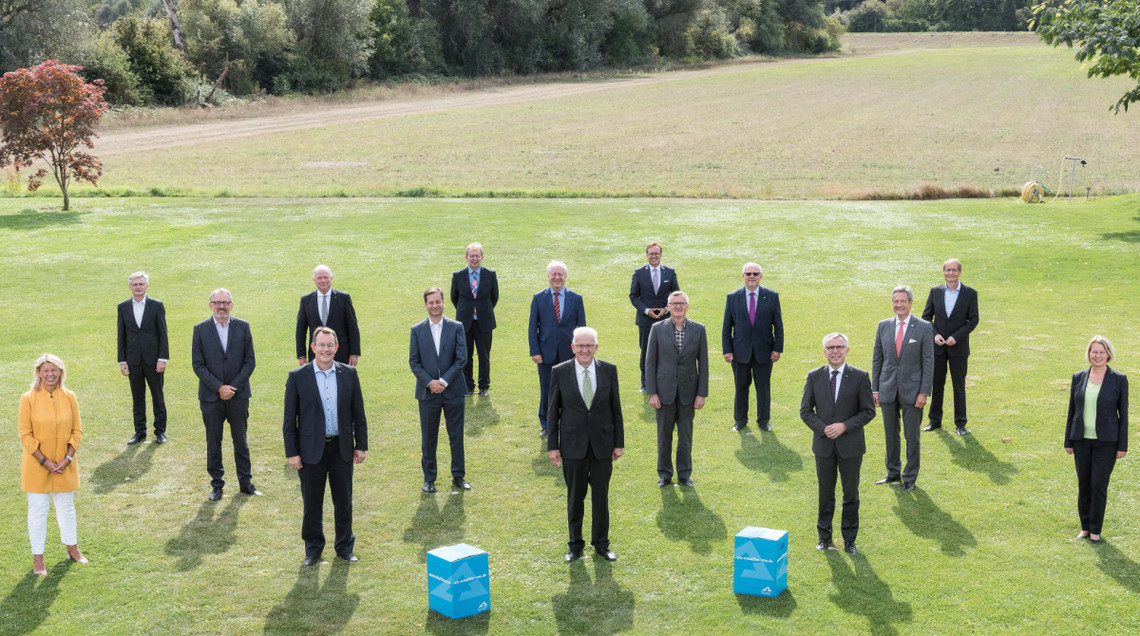 Gruppenbild mehrerer Personen von oben  | © ZMRN / Klaus Hecke