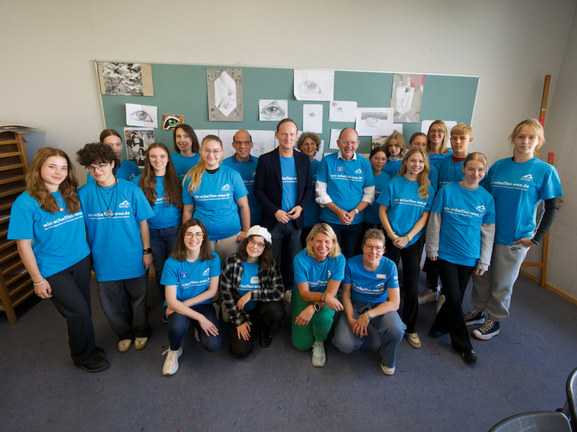 Wir schaffen was 2024: Projekt am Bach-Gymnasium Mannheim mit ZMRN-Vorsitzenden Dr. Uwe Liebelt, OB Christian Specht und ZMRN-Geschäftsführerin Kirsten Korte | © ZMRN e.V.