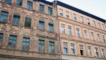 Wohngebäude | © pixabay_myimmo Wohngebäude in Leipzig, ein saniertes und ein nicht saniertes Teil | © pixabay_myimmo